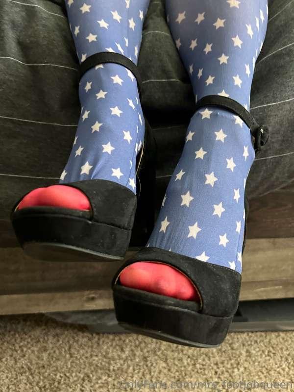 mrs_footjobqueen image #2
