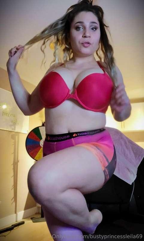 let's work out together!https://onlyfans.com/bustyprincessle..