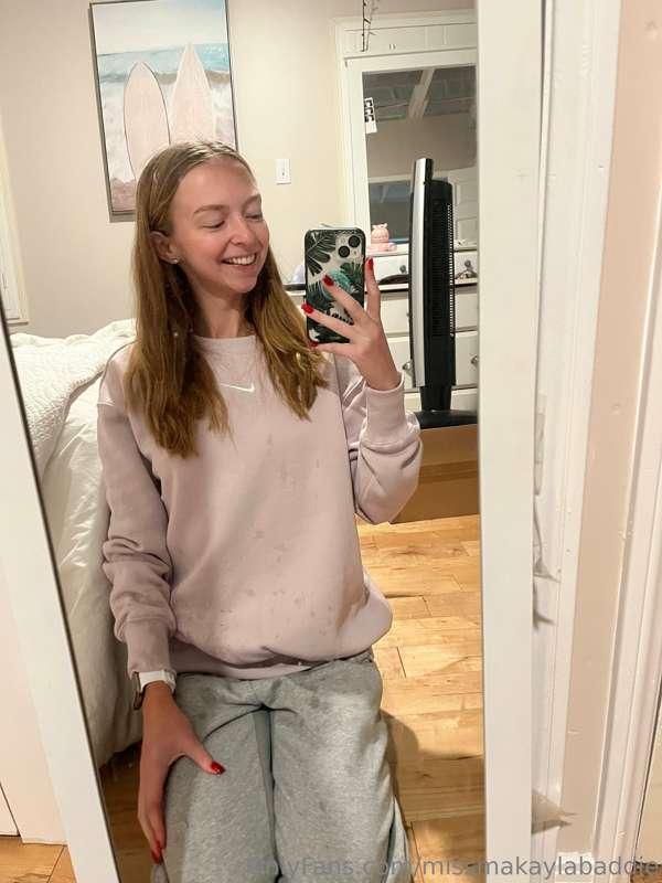 It’s comfy clothes season 🎄🛎️