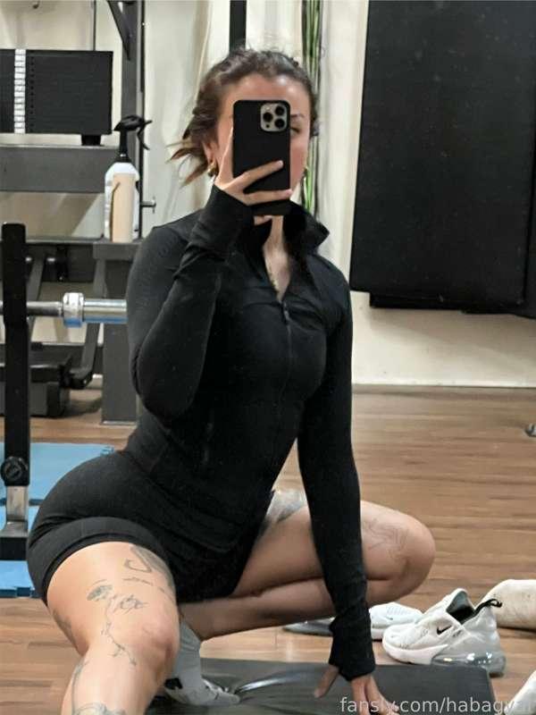 you’re weak for gym brats 😏

#femdom #findom #assworship #spandex #yogapants #asianbrat 

