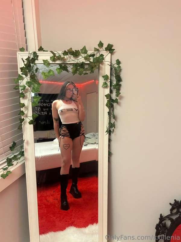 Online all day, come say hi 👋 💕