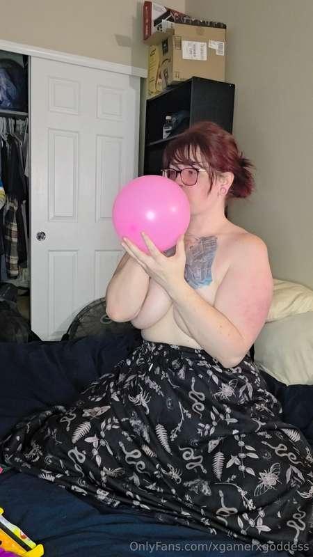 Balloon content. Want to check it out? DM me 😜 7 minute long..