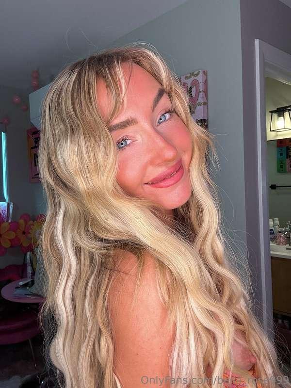 Catch me looking like a dream, acting like a tease.