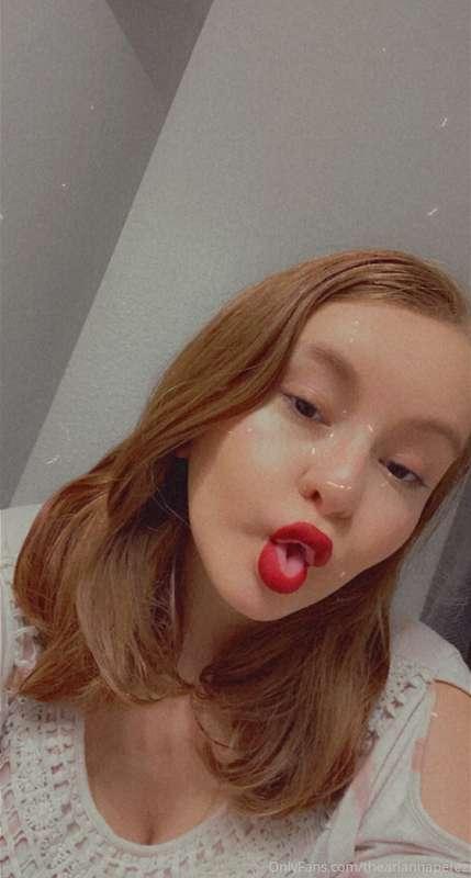 Should I do a dick sucking video with red lips??!
