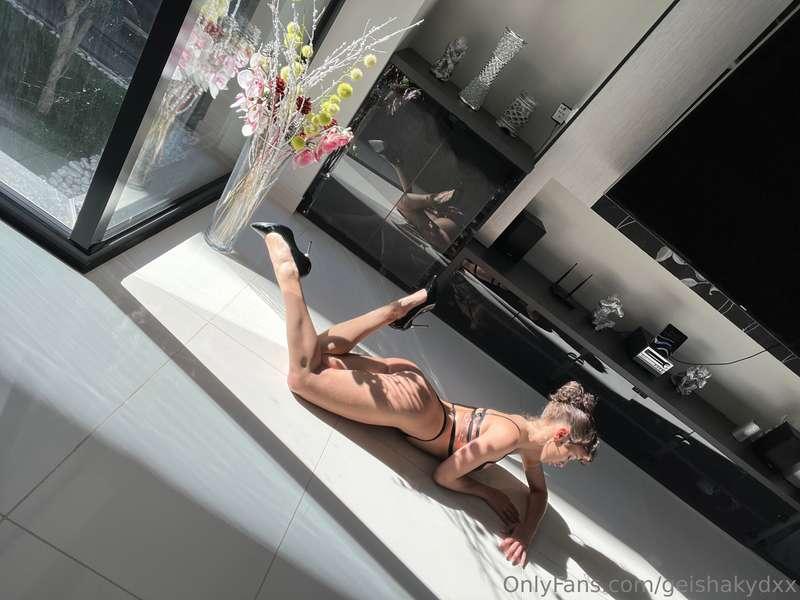 The sun feels amazing on my skin, wishing OnlyFans a great S..
