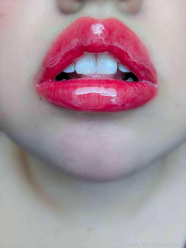 Happy Monday!! 😊💕 Here's a bright glossy pink to start it off right! Hehe

#FYP #LipstickFetish #Lipstick #Lips #LipGloss #MouthFetish #Mouth #Oral #Tongue #Tease #UpClose #Kisses #LovelyWatermelon1 #MoodyWatermelon1 