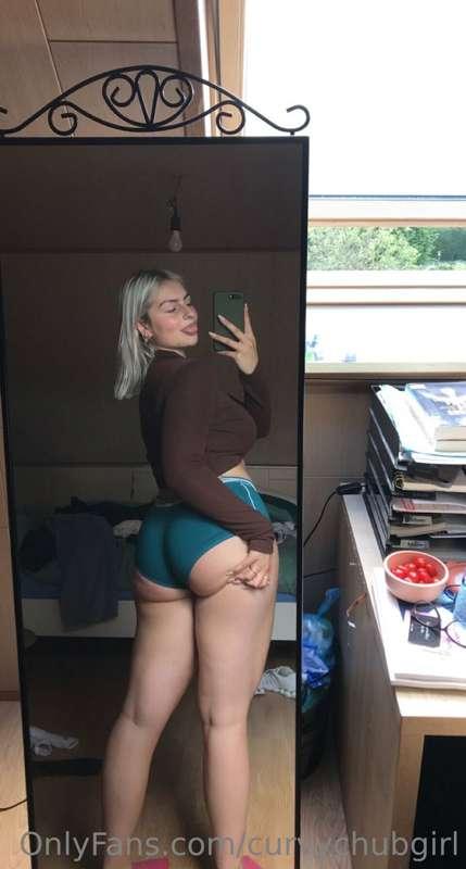 I miss the summer! 👀 Should I go on holiday and make special..