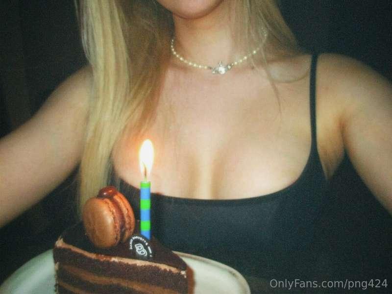 happy Bday to me:) if u want send me gift tips its make me h..