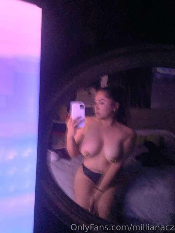 Jerk off to me please 🥹