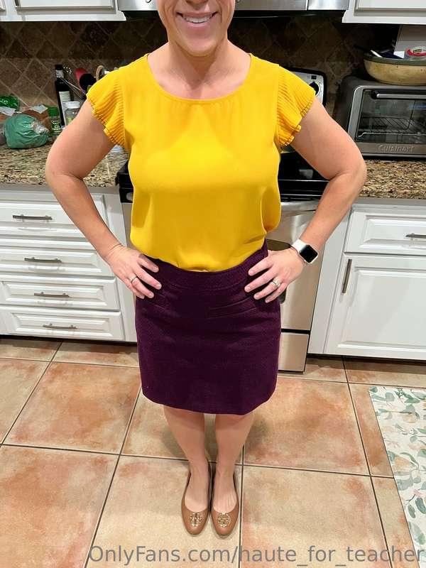 How does this skirt look for today 😈🍎??