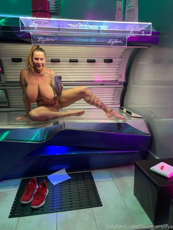 Did you miss my tanning selfies?✨😘