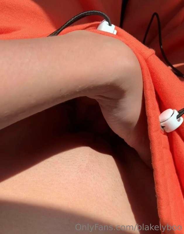 I was so horny I had to pull over and play with my pussy in ..