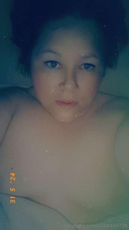 Fancy joining me in bed? I feel so wet babe x