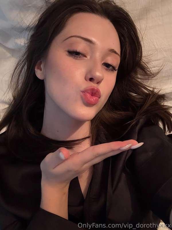 For those who subscribed to my page, I give you a kiss and l..