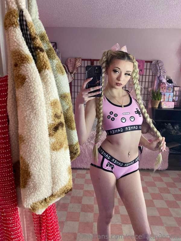 Go subscribe to my premium @ceceliataylor if you haven’t yet..