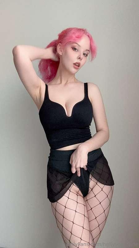 hellyvalentine image #2