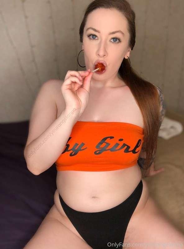 How many licks does it take to get to the center of a tootsi..
