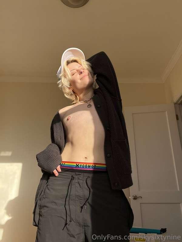 Good morning! Say it back!!! 

Who wants a custom this week?..