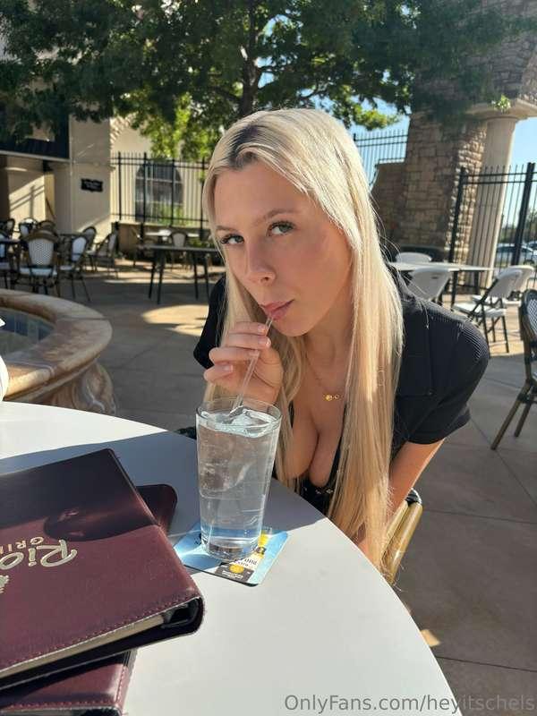 Would u go on a d8 with me? 👀