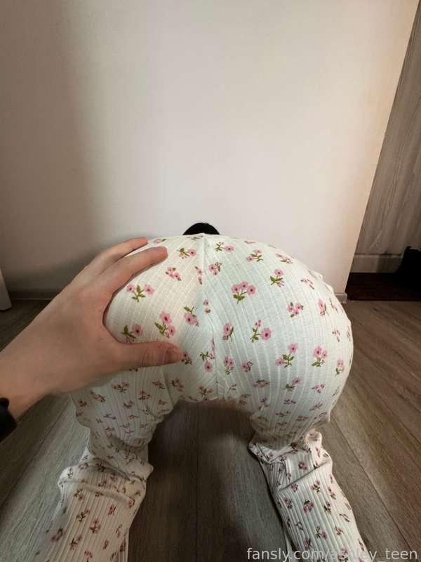 grabbing little stepsister's young ass...

#18 #petite #cute #amateur #new #teen #skinny #egirl #virgin #butt #young #booty 