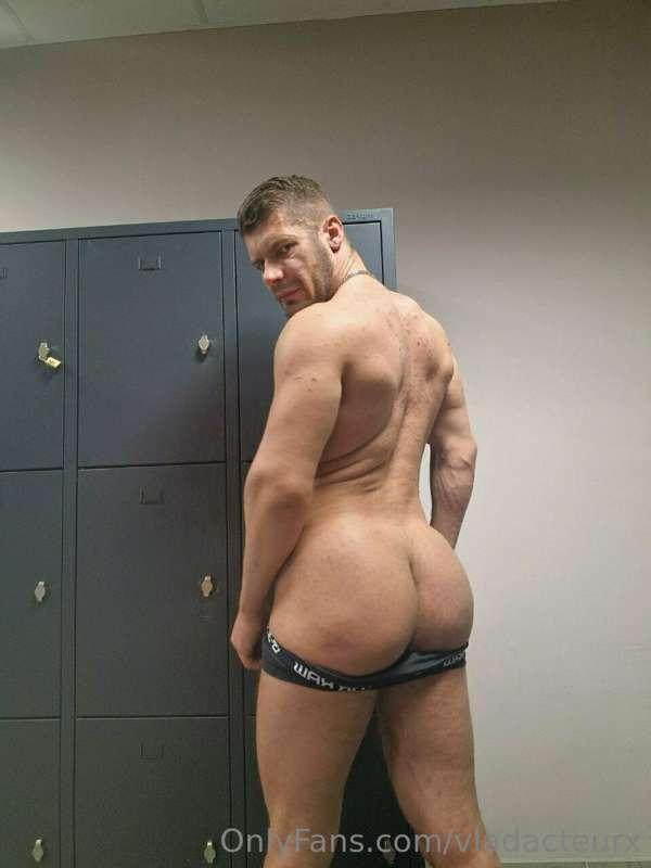 all my booty it's for you😼