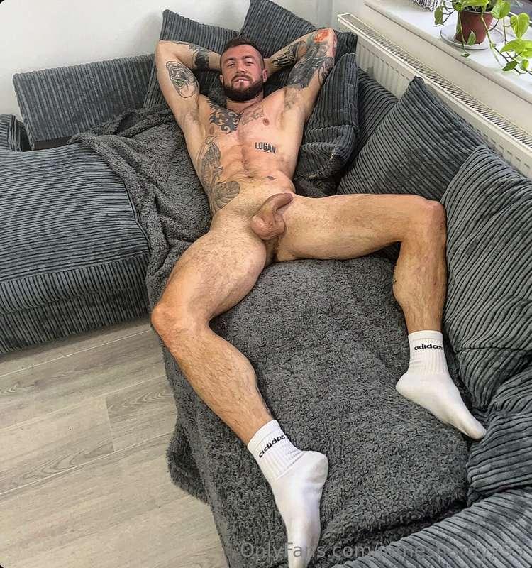 Come and worship this dick NOW !