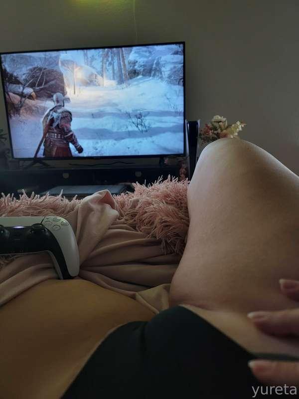 Kratos makes me HORNNYYY

IDK IF THIS WILL EVEN POST OF IS B..