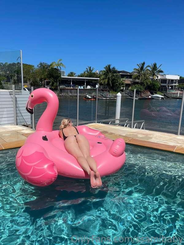 Would you slap my FAT JUICY A$$ if you where in the pool rig..