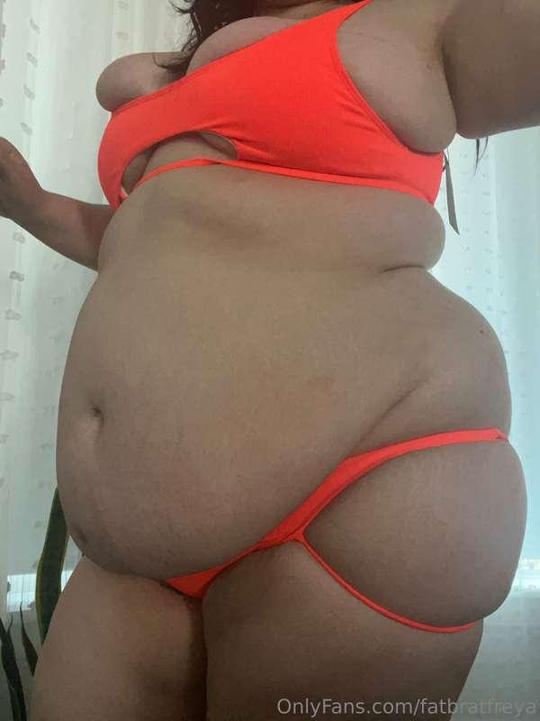 Now that you've seen all my bikinis, I'd like to know which ..