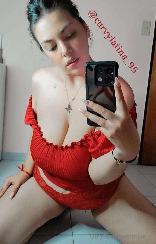 𝐌𝐲 𝐟𝐫𝐢𝐞𝐧𝐝 @curvylatina_95 𝐰𝐢𝐥𝐥 𝐛𝐞𝐜𝐨𝐦𝐞 𝐲𝐨𝐮𝐫 𝐟𝐚𝐯𝐨𝐫𝐢𝐭𝐞 𝐜𝐡𝐮𝐛𝐛𝐲 𝐠..
