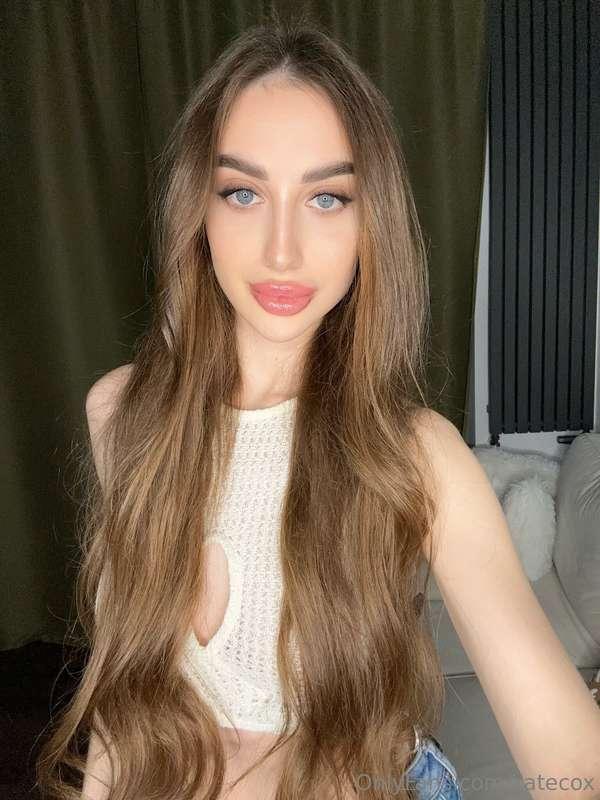I love waking up and being ready to hurt you with beauty🥰