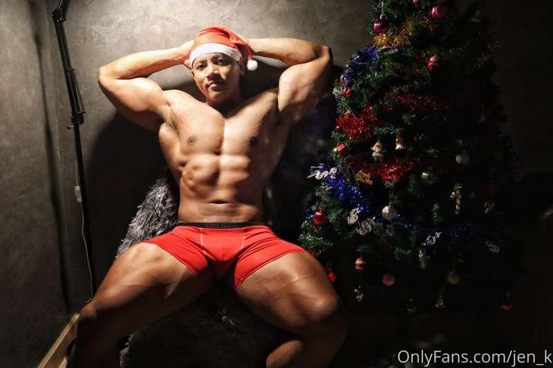 To night santa have a give for my fans.
Please wait for it🤭🤭