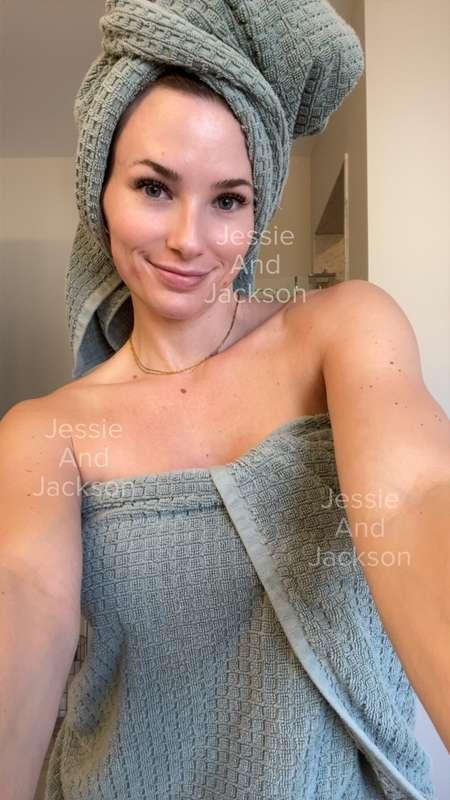 Fresh out of the shower! Happy Friday! 🍒You might want to sw..