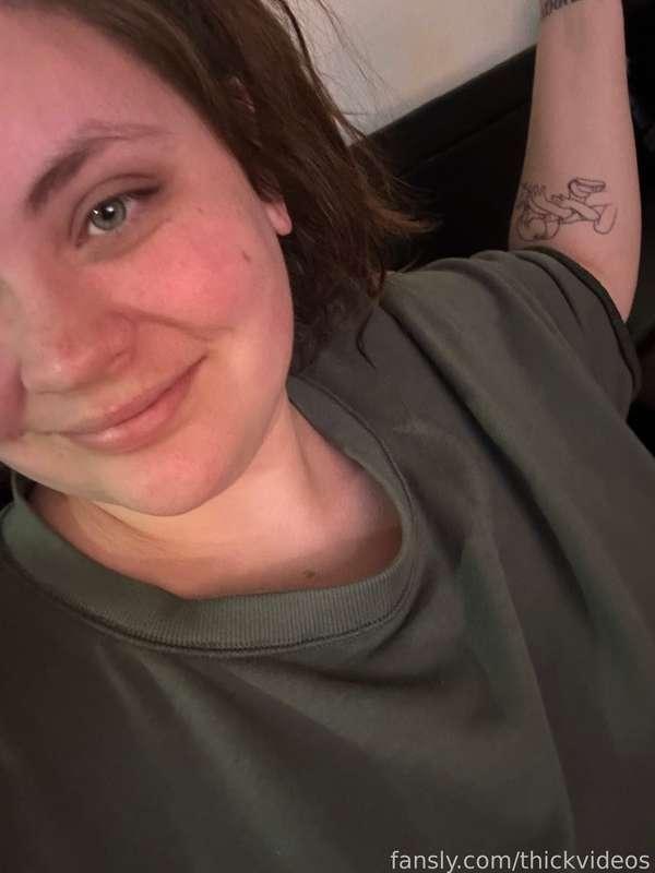 Good afternoon! Slept in today :) 

#thick #curvy #bigtits #bigass #brunette #greeneyes #tattoos #pawg #bbw #milf #stomach #belly #bigboobs #bigbooty #kinkfriendly #kinky #fyp #plussize