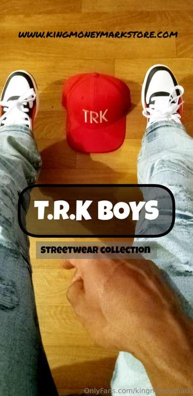 Summer merch on fireeeeee🔥🔥🔥 visit us online now!!!😁🛒🛒🛒🛒