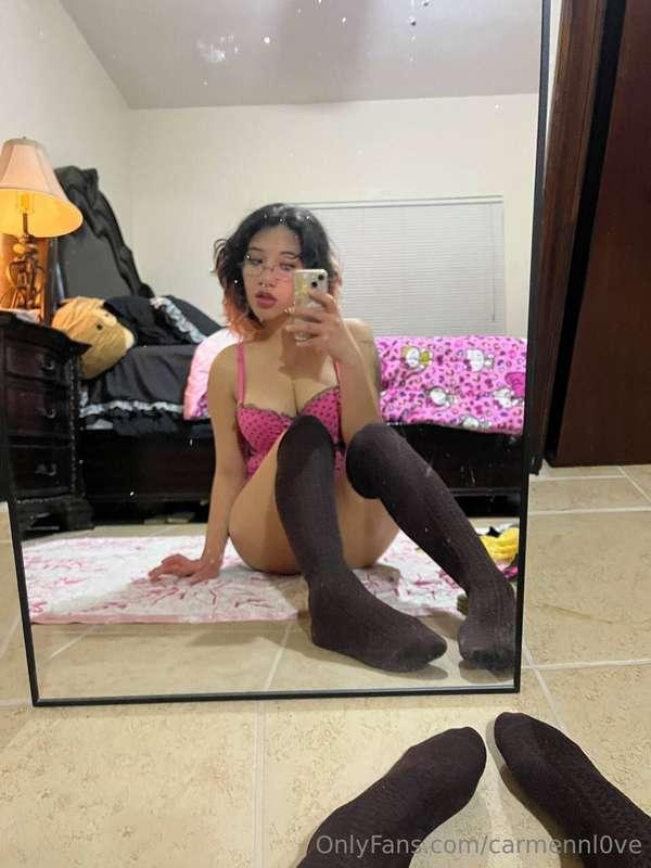 I wanna feel someone’s horny for me, would you dare to play ..