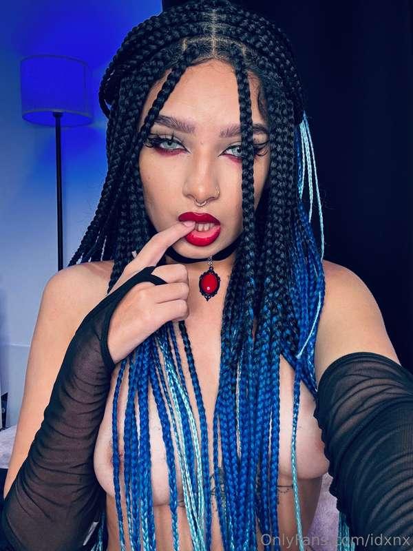 Estoy rogando para que te vengas en mi carita 💦 Desliza 👉🏻