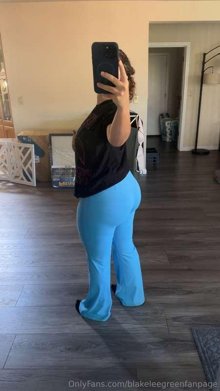 Watch my pussy get destroyed using my fuck machine 😈