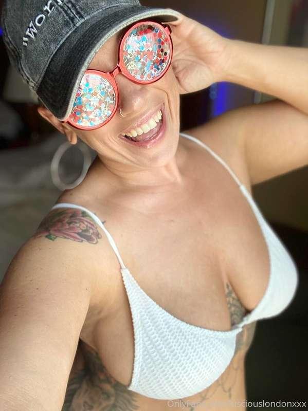 Happy Saturday 🎉  Have a wonderful day and be safe ☺