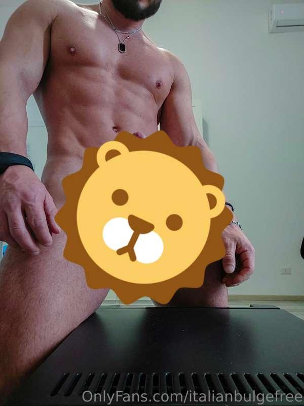 My hard dick 😏🔞

Do you want to see cumming on that black fr..