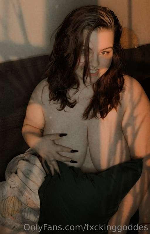 fxckinggoddes image #1