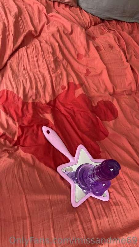 It didn’t take me long to soak my bed 🤤 the new dildo has me..