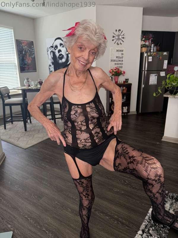 One glance at me, and you’re hooked 💕