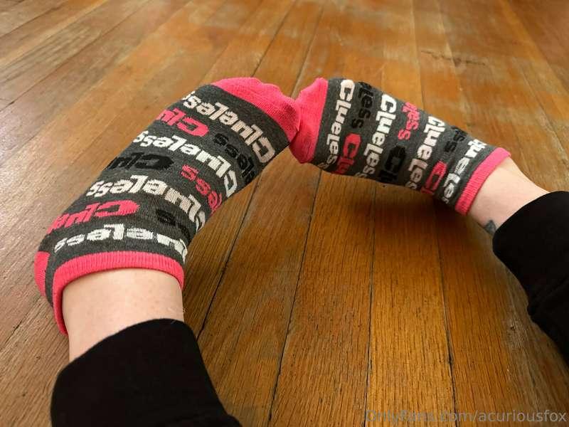 red toe nails moment, soles, and socks 🙈😏😈 a great deal 💦