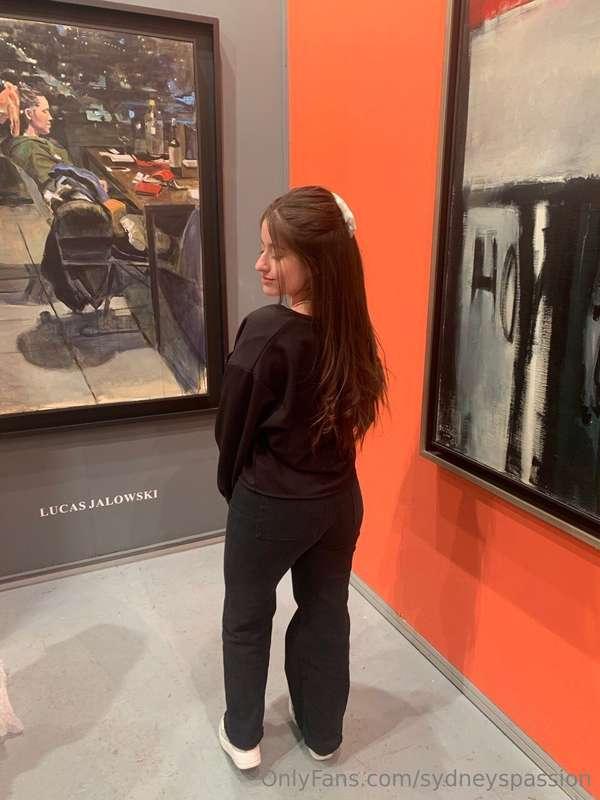 POV: You see me at the museum looking like this, would you a..