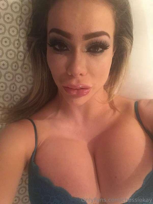 I need a big load of cum all over my face ;-)