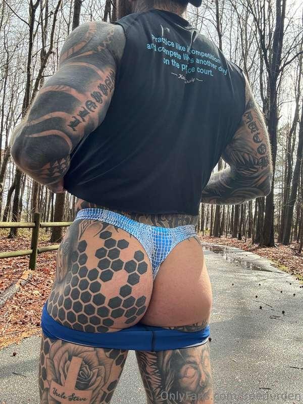 Have a booty-ful day 😚