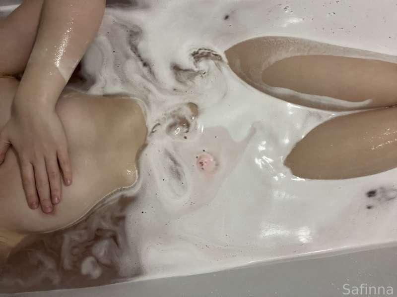 Don't you want to join me in bath? 💦


𓆩♡𓆪 #bath #naked #smalltits #tits #nipples #fyp #horny #naughty 𓆩♡𓆪