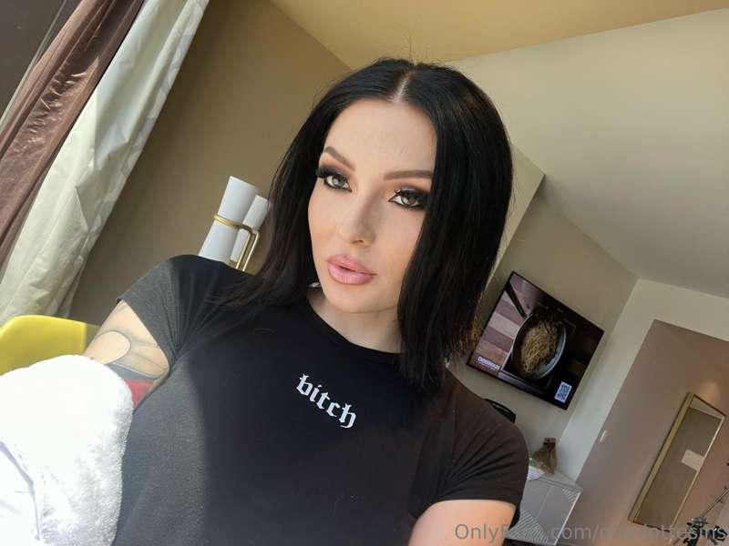 Tip $50 for an honest video of me rating your cock 🍆
