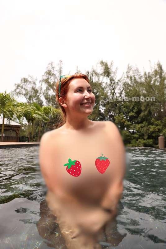 Always equipped with the best floaties 💋